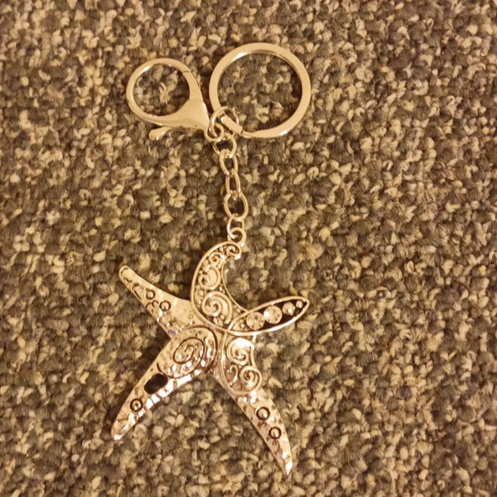 Starfish silver tone keychain with bling